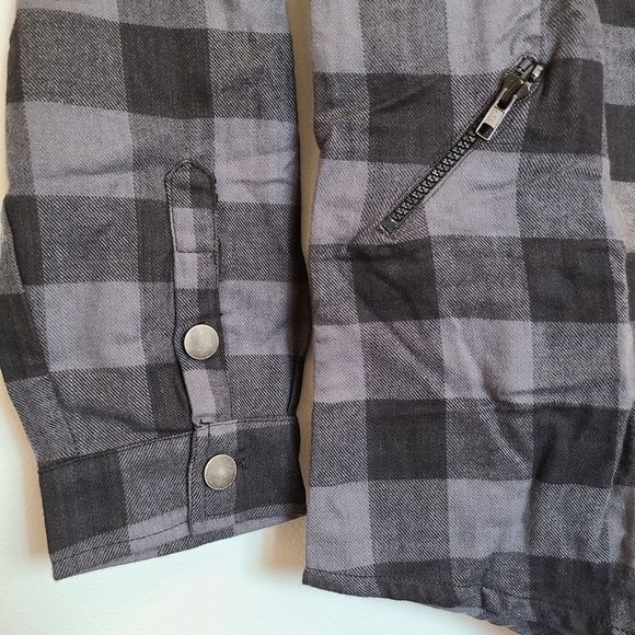 SheShreds.Co Plaid Flannel - Picture 5 of 6